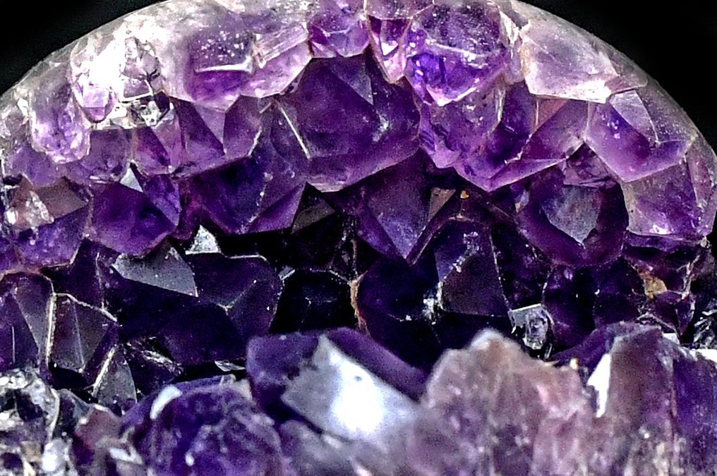 Μπλεζάς υψηλής ποιότητας. σφαίρα με κρυσταλλωμένο βαθύ μοβ Αμέθυστος γεώδης - Ύψος: 6 cm - Πλάτος: 6 cm- 254 g #1.0