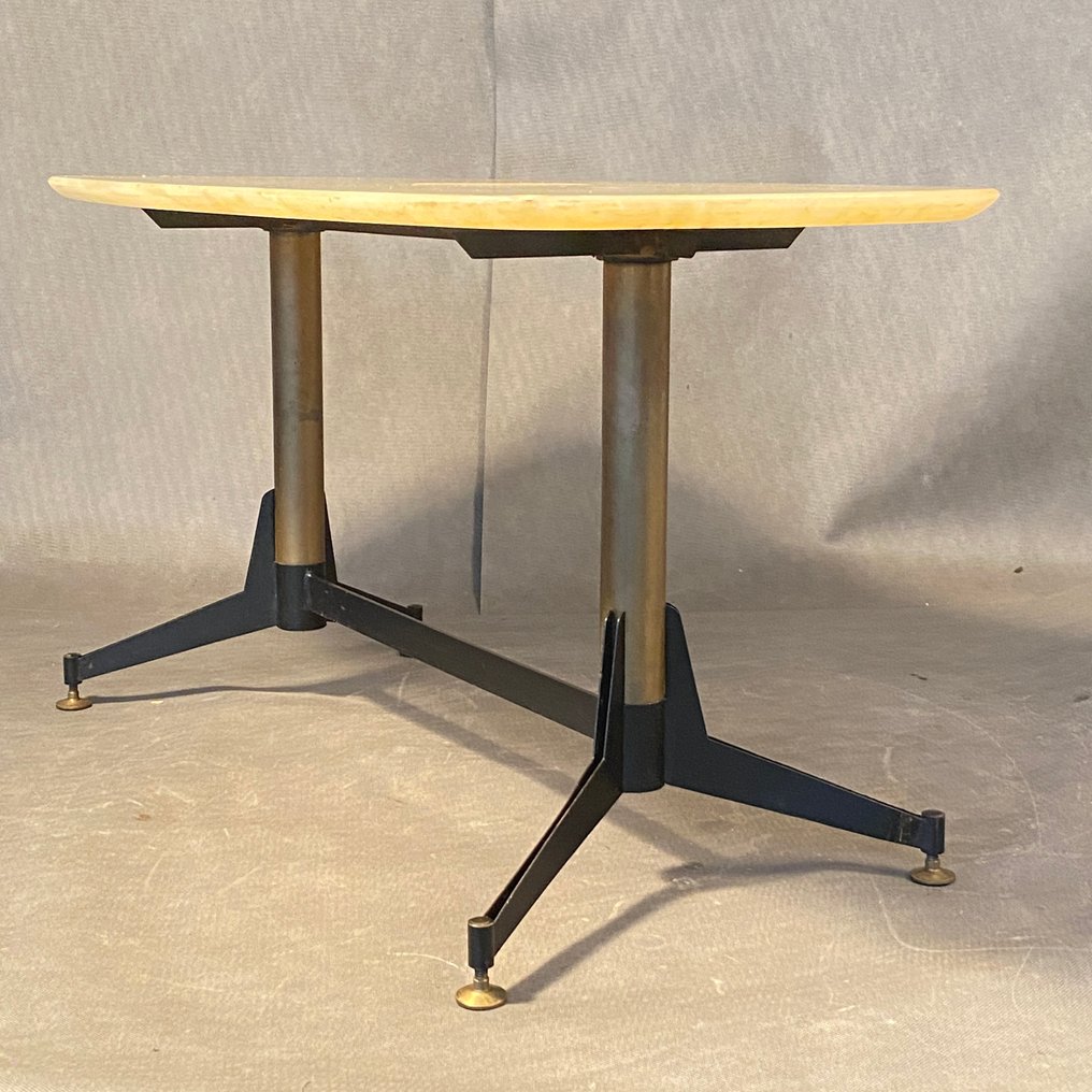 Table basse - Onyx, Laiton laqué, Fer, design italien du moyen âge #1.0