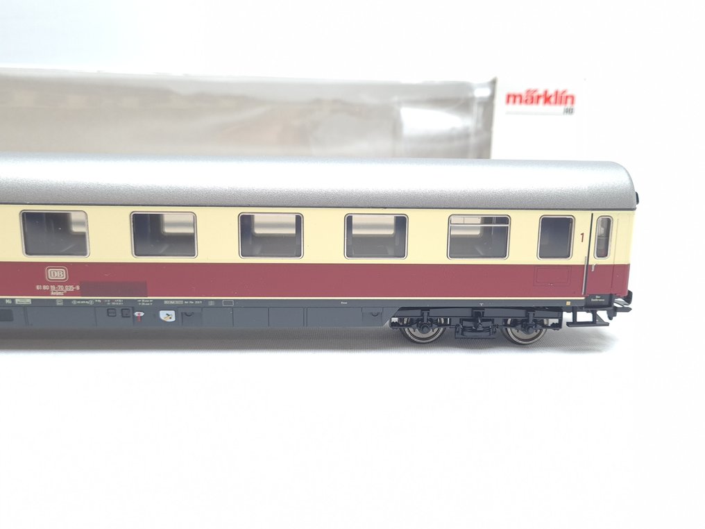 Märklin H0 - 43863 - Σετ επιβατικού τρένου μοντελισμού (1) - Βαγόνι 1ης τάξης Avümz 111. - DB #4.3