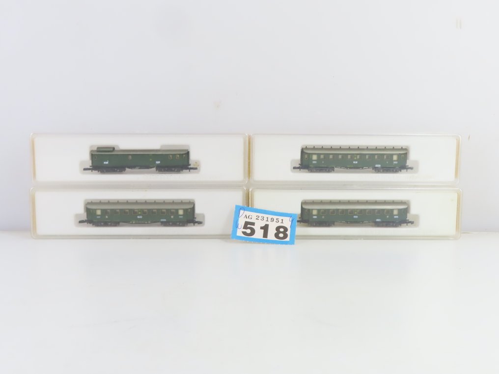 Märklin Z - 8731/8732 - Επιβατικό τρένο μοντελισμού (4) - 4x 4-θέσιο επιβατικό τρένο, τρίτης τάξης και βαγόνι υπηρεσίας - DR (DRB) #4.3