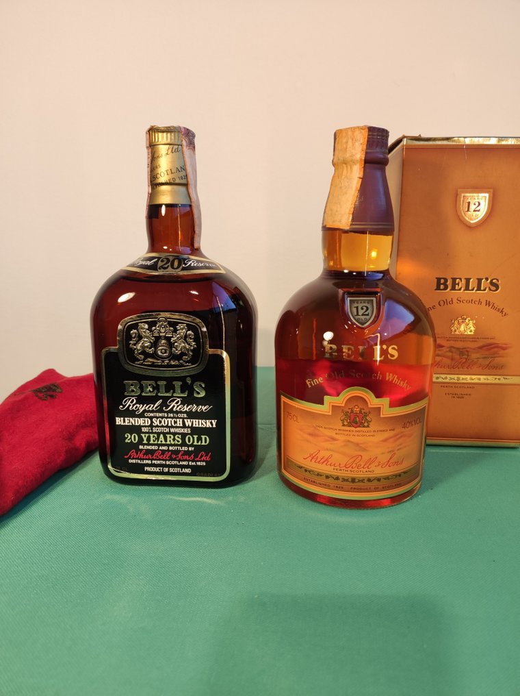 Bell's 20yo Royal Reserve & 12 yo Fine Old - b. Δεκαετία του 1970, Δεκαετία του 1980 - 75cl - 2 μπουκαλιών #1.0