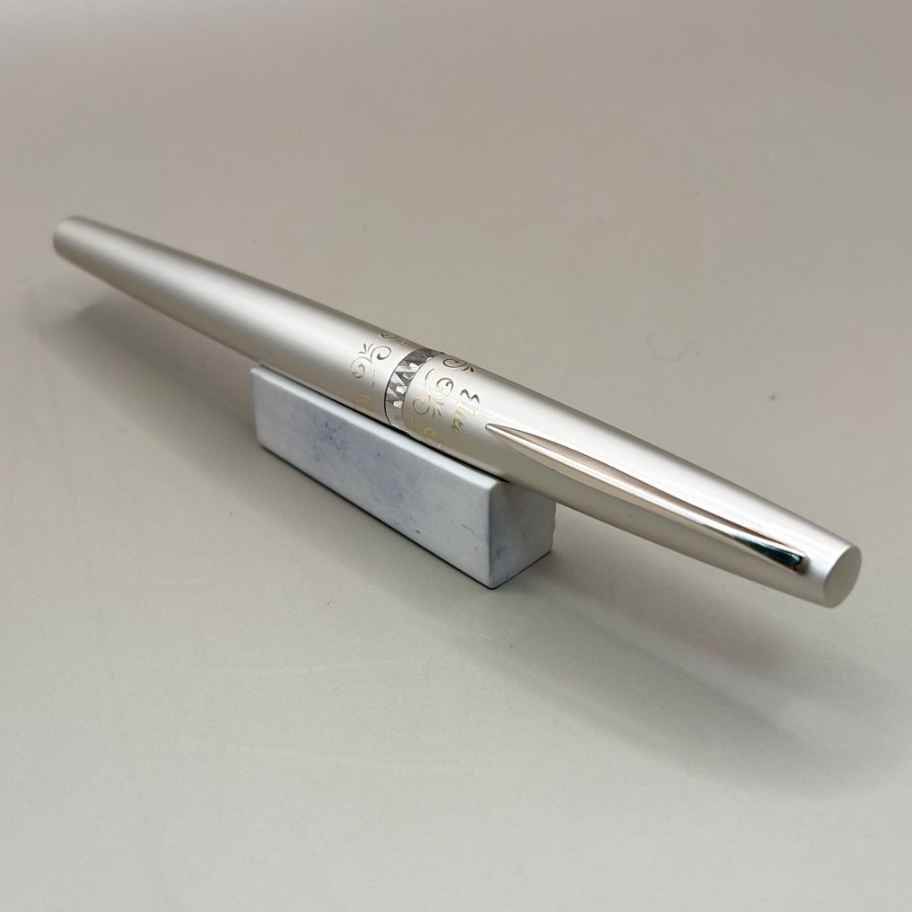 Pilot - Elite (silver and green) - 18K gold nib (F) - Στυλογράφος #1.0