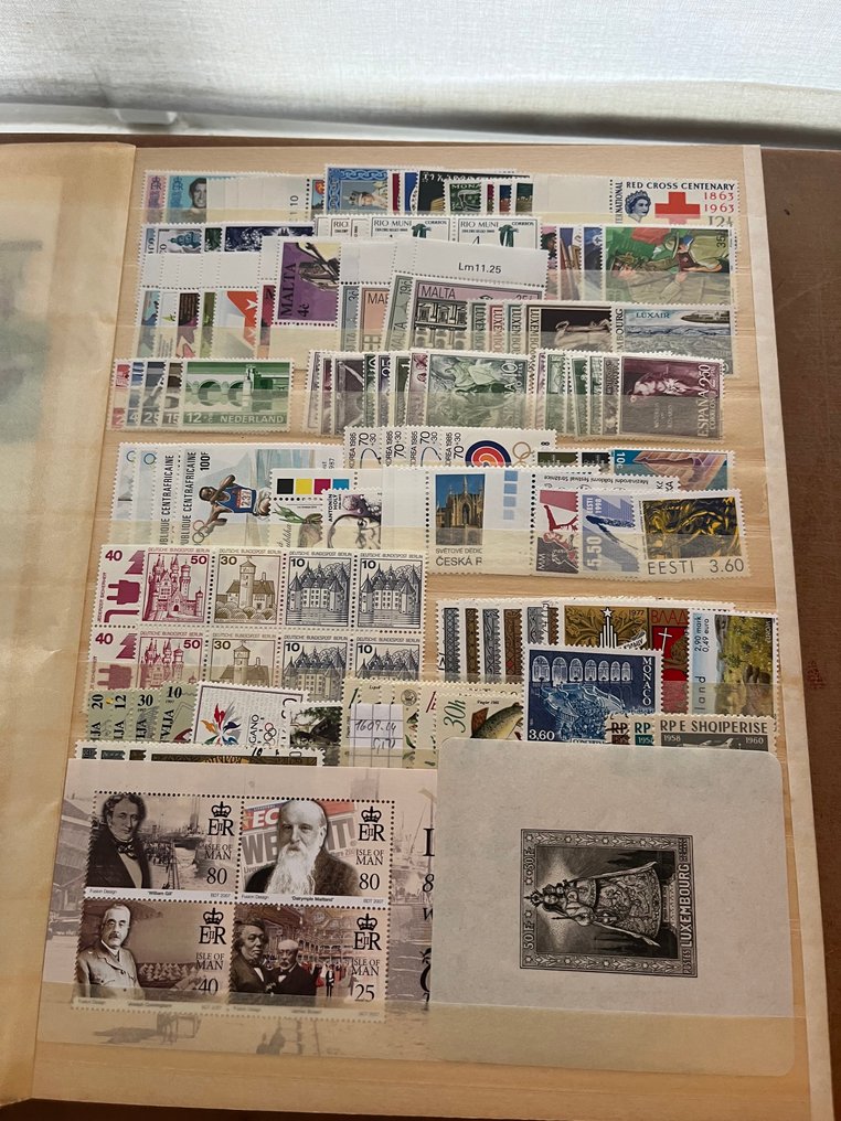 World 1935/2015 - Large research task including a nice motif. #4.3