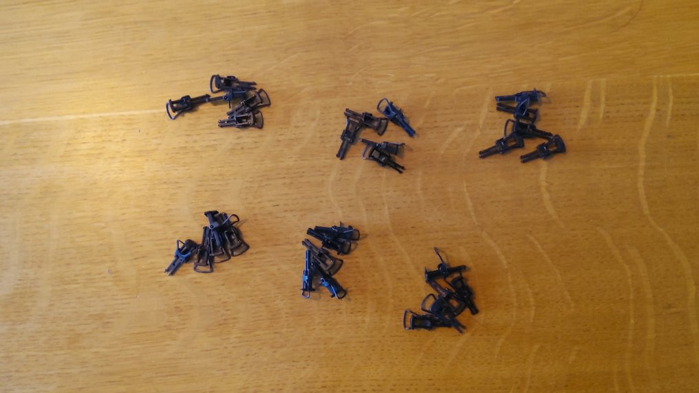 Artitec, Liliput, Roco, Fleischmann H0 - Εξάρτημα τρένου μοντελισμού (30) - 30 συνδέσεις με στηρίγματα κατάλληλες για άξονες NEM362. #3.2