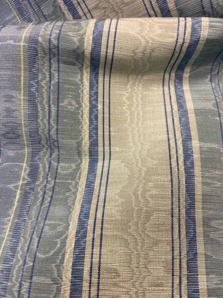 尊贵的缎纹莫尔纹织物，混合丝绸材质，展现天蓝色和浅绿色的渐变色调。 - 纺织品  - 500 cm - 145 cm #4.3