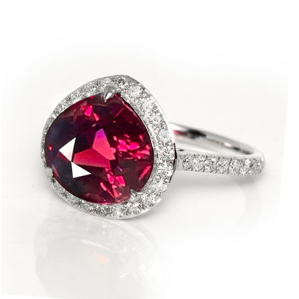 χωρίς τιμή ασφαλείας - Δαχτυλίδι - 14 καράτια Λευκός χρυσός, IGI 5.06 ct Έντονο Βαθύ Μωβ-Ροζ -  5.59ct. tw. Γρανάτης - Διαμάντι #2.1