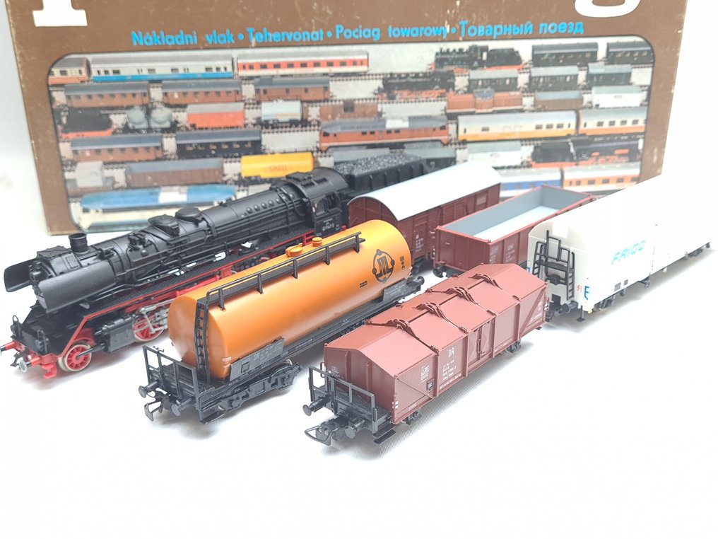 Piko H0 - 5/0736/000 - Togsett (1) - 5-delt sett med BR 41 med godstog. - DR (DDR) #3.2