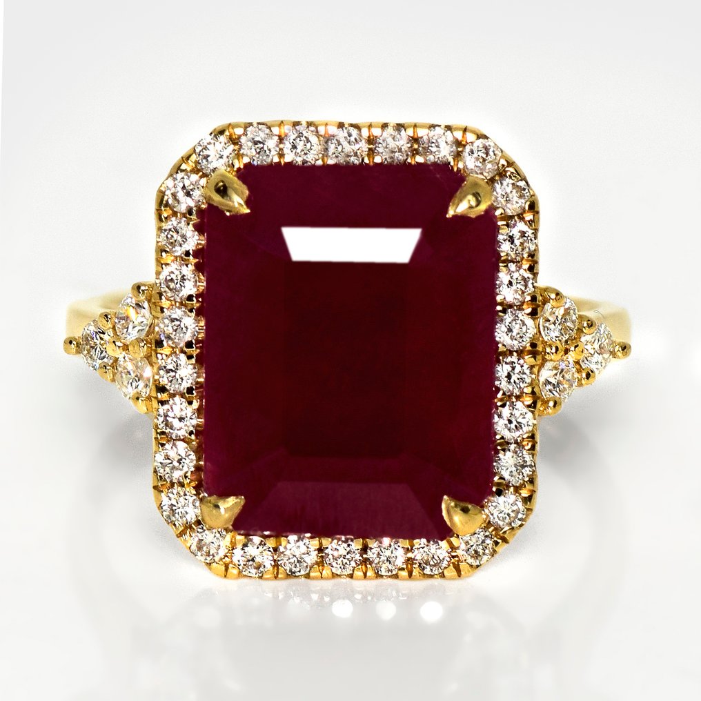 χωρίς τιμή ασφαλείας - Δαχτυλίδι - 14 καράτια Κίτρινο χρυσό, IGI 5.57 ct Ακίνδυνο από θέρμανση μωβ-κόκκινο -  6.10ct. tw. Ρουμπίνι - Διαμάντι #1.0