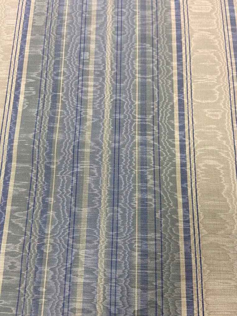 尊贵的缎纹莫尔纹织物，混合丝绸材质，展现天蓝色和浅绿色的渐变色调。 - 纺织品  - 500 cm - 145 cm #1.0