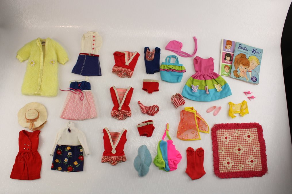 Mattel  - 芭比娃娃 Lot of Barbie / Frankie / Skipper / Skooter clothes - 美國 #1.0