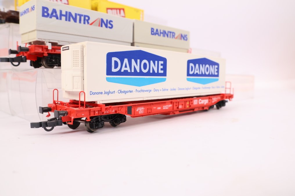 Roco H0 - Τρένο μοντελισμού μεταφοράς εμπορευμάτων (5) - Πέντε φορτηγά με κοντέινερ, φορτωμένα με κοντέινερ/ρυμουλκούμενα. - DB, ÖBB, RENFE, DSB #1.0