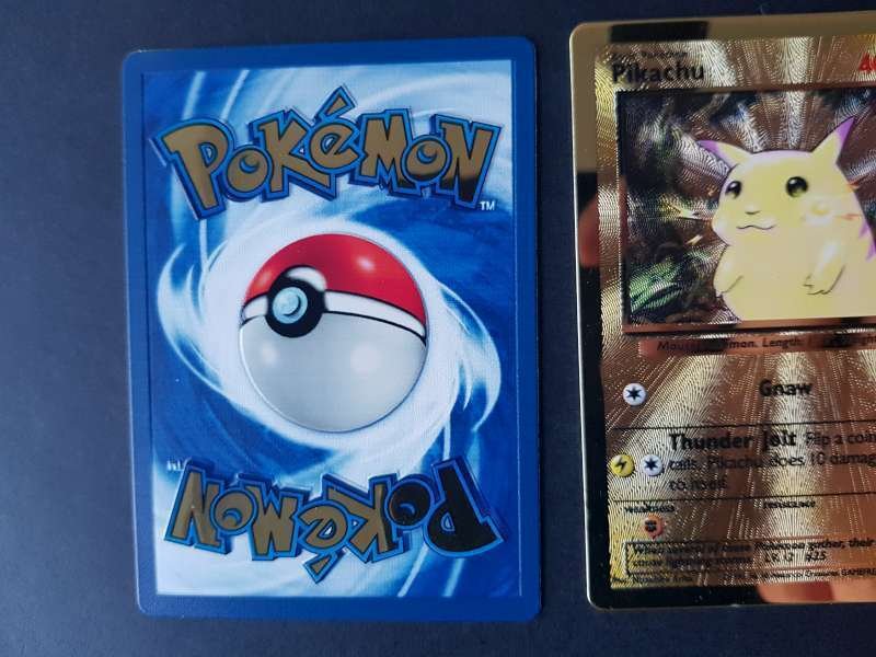 Pokémon - 2 Card - Pokemon celebrations gold Charizard &Pikachu #3.2