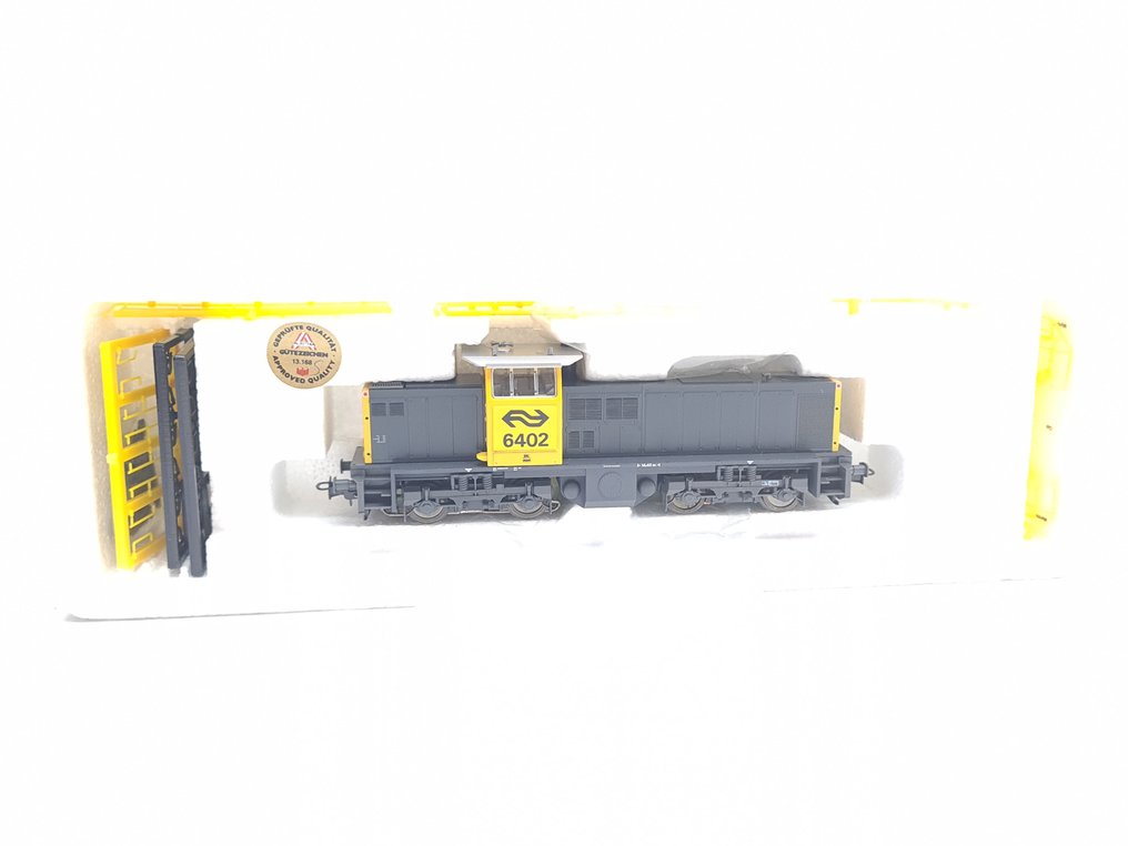 Liliput H0 - 124 48 - Πετρελαιοκίνητη μηχανή τρένου (1) - Σειρά 6400 σε κίτρινο/γκρι, αριθμός εταιρείας 6402. - NS #2.1