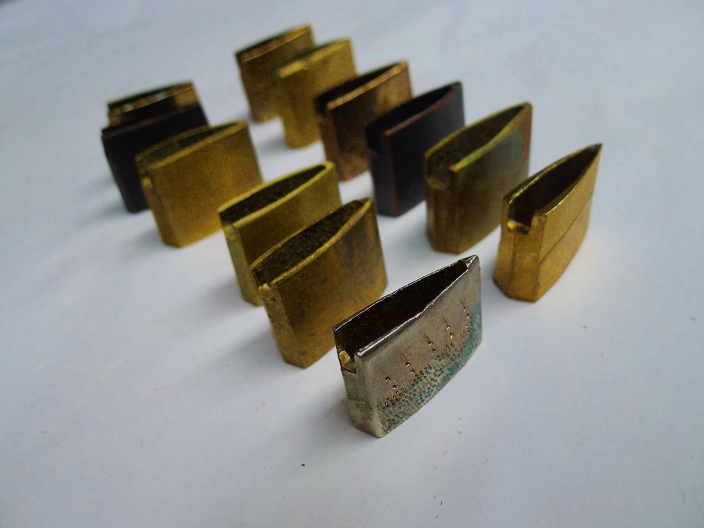 12个habaki，适用于刀、剑、脇差和短刀套装 - 日本 - 20世紀末 #3.2