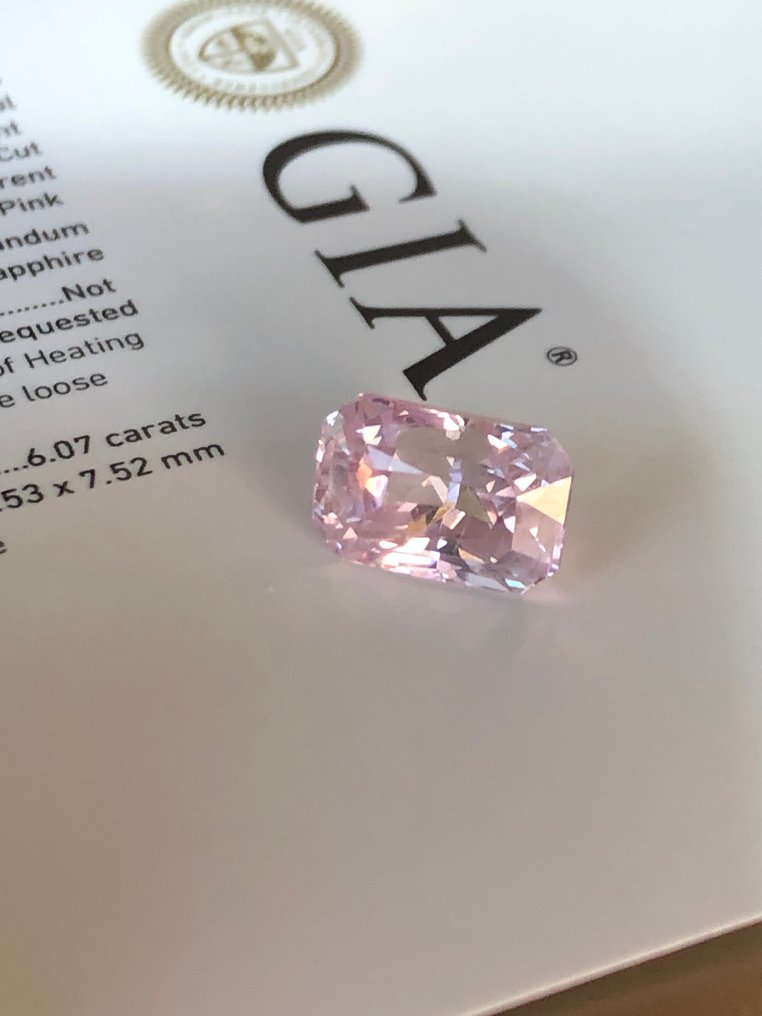 1 pcs  粉色 蓝宝石  - 6.07 ct - 美国宝石研究院（GIA） #4.3