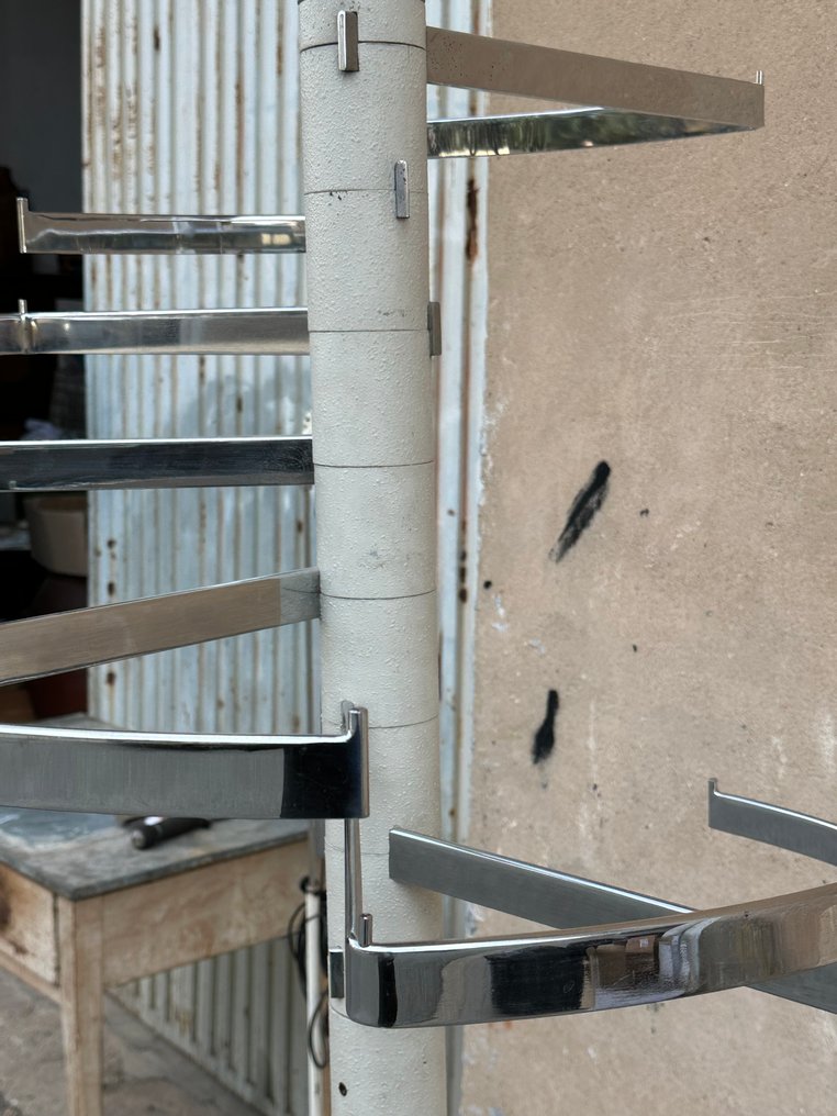 Frakkstativ - Jern - Detaljhandel POS-utsmykkingsutstyr / Kleshenger #1.0