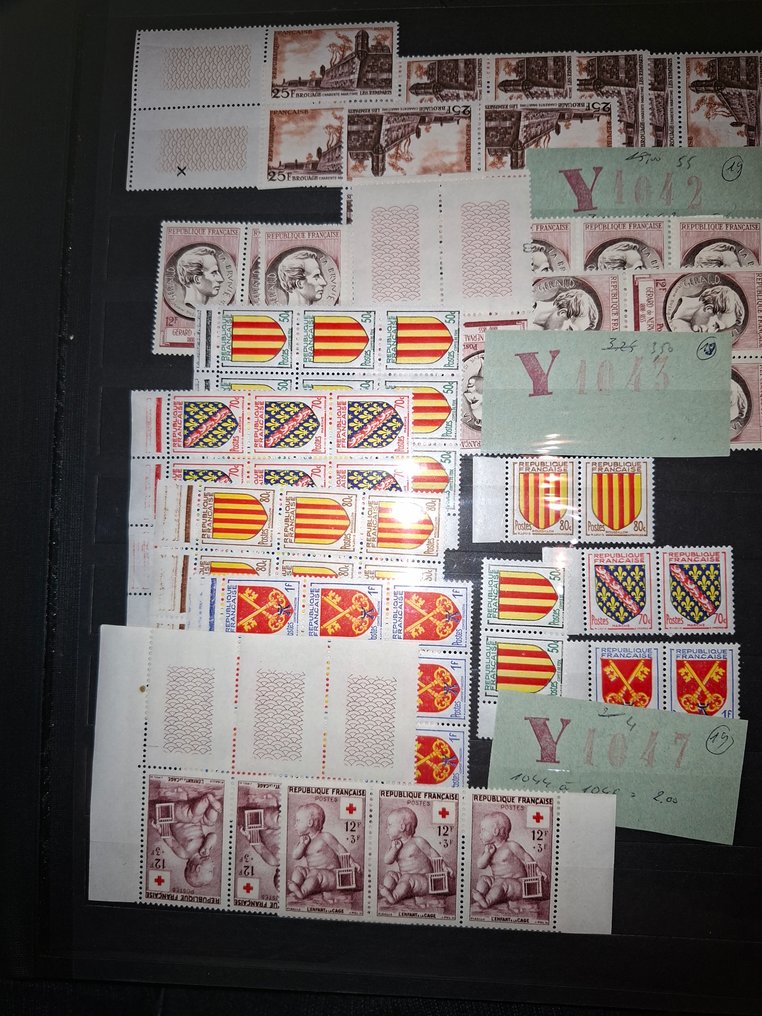 Γαλλία  - Stockbook με γαλλικά γραμματόσημα από αρ. 1033 έως 1133. #4.3