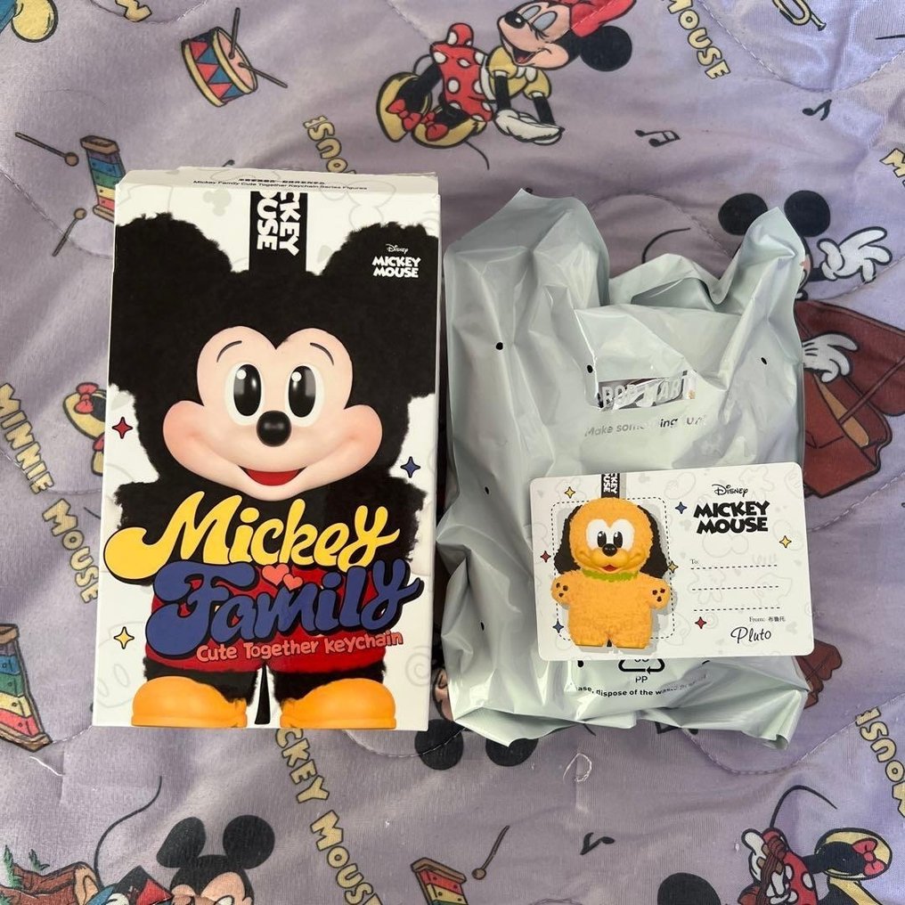POP MART × Disney Mickey Family “Cute Together” Keychain – Pluto, Boxed - Statuette - PVC, ABS, polyester #1.0