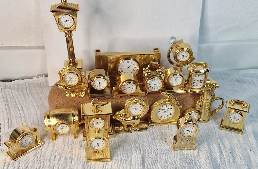 μινιατούρα (18) - Μέταλλο, Ορείχαλκος, Γυαλί, Επιχρωμιωμένο - 1980-1990 - Μινιατούρες ρολόγια #1.0