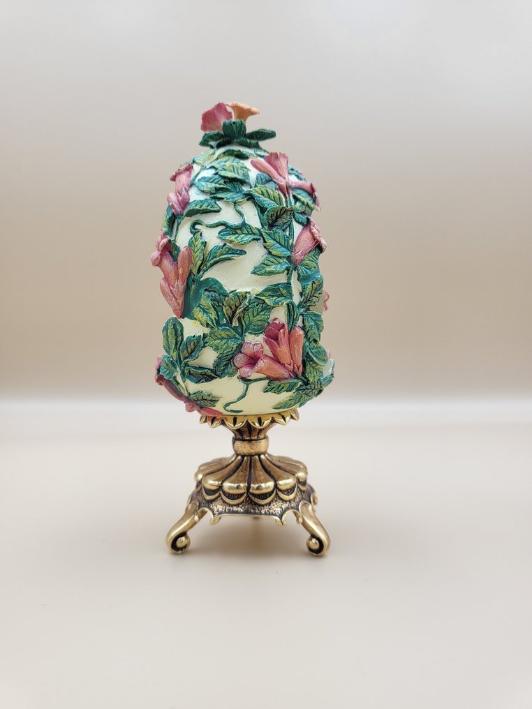 Fabergé-ägg - Œuf Fabergé – Franklin Mint – House of Fabergé – Décor floral avec colibri – Objet de collection sur - Harts #2.1