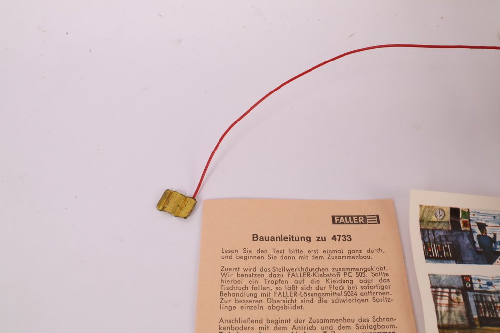 Faller H0 - B-4733 - 模型火車建造工具 (1) - AMS 铁路道口，电动 #3.2