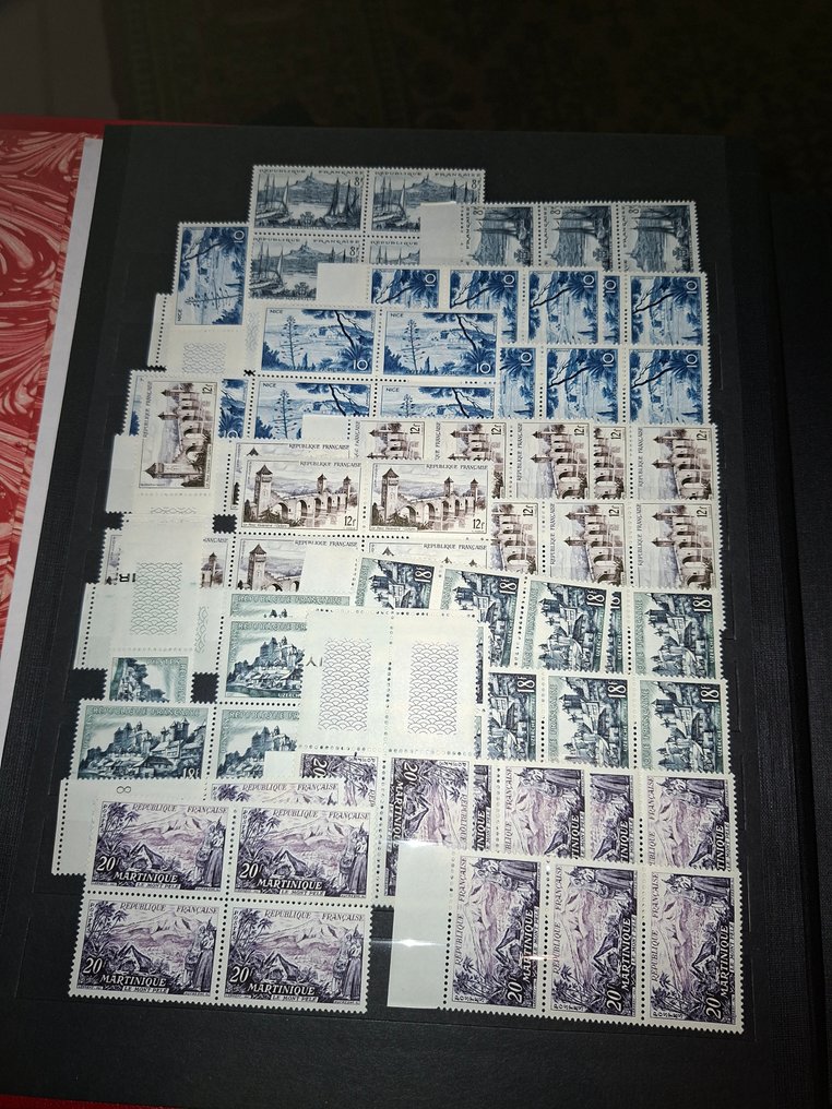 Γαλλία  - Stockbook με γαλλικά γραμματόσημα από αρ. 1033 έως 1133. #3.2