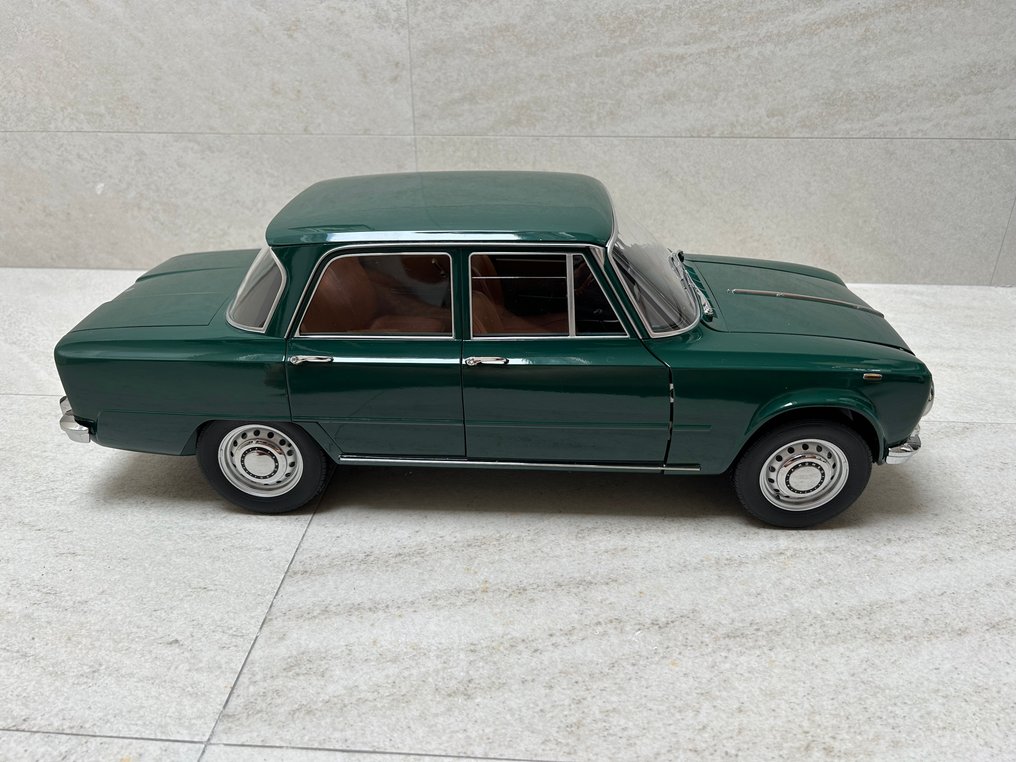 Hachette 1:8 - Modelbil - Alfa Romeo Giulia Super #2.1