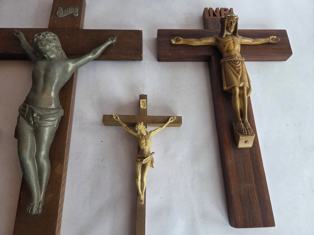 哥特式风格 (十字架状)耶稣受难像 (5) - 多样的材料（主要是橡木和金属） - 1940-1950, 1930-1940 - 大型古典十字架  #2.1