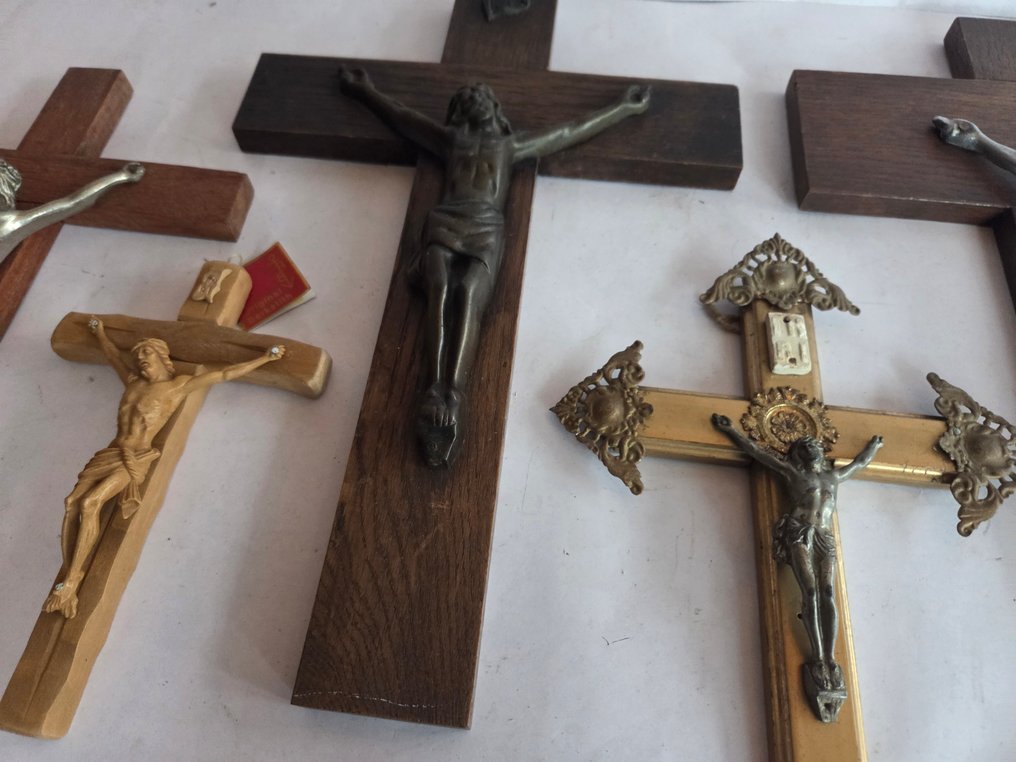 哥特式风格 (十字架状)耶稣受难像 (7) - 铜、黄铜和铁 - 1940-1950, 1930-1940, 1990-2000 - 大型古典十字架  #2.1