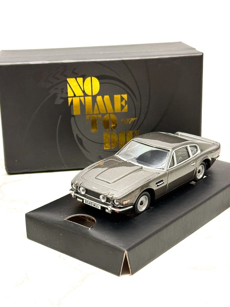 Corgi 1:43 - Modelbil - No Time to Die – Aston Martin V8 (1977) #1.0