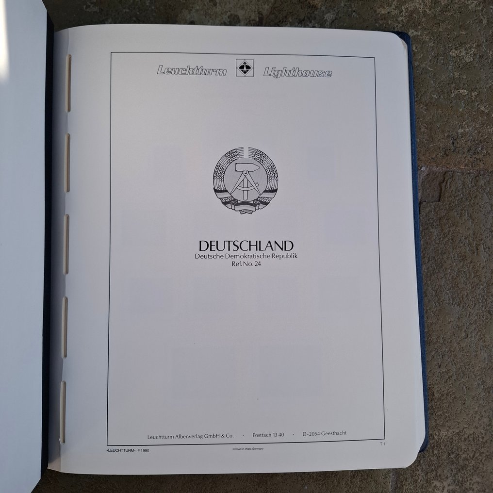 东德 1949/1990 - 1956年及以后完整的全新邮票收藏，包含4册Leuchtturm预印本册。 #4.3