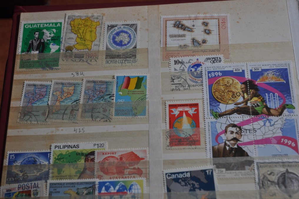 世界  - 查找组，涉及多个国家，放在一堆藏书册中（247 张照片）。 #4.3