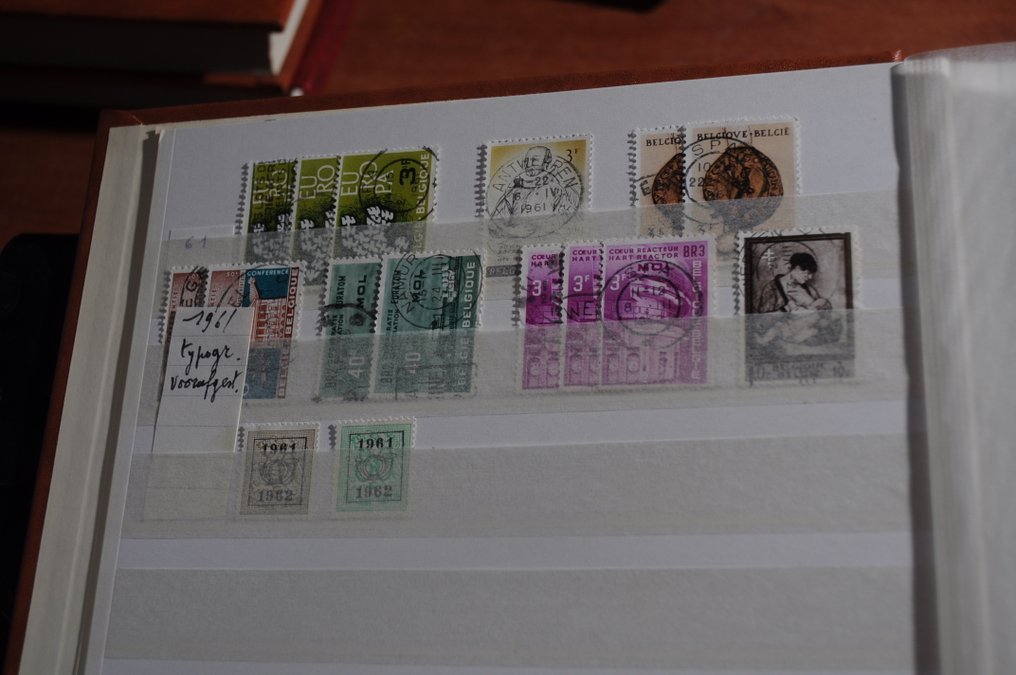 Βέλγιο  - Συλλογή σε ένα άλμπουμ DAVO και διάφορα συλλεκτικά βιβλία. #4.3
