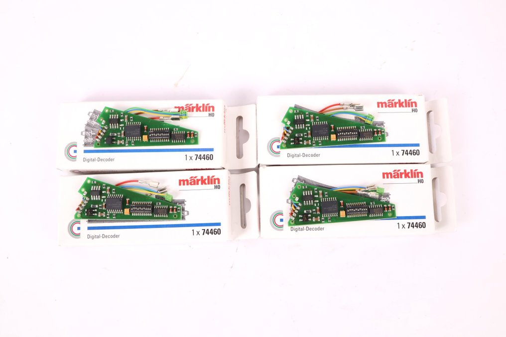 Märklin H0 - 74460 - Modeltog skinner (4) - Vier C-Rail svingsdecoder #1.0