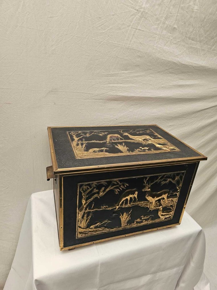 Caixão - Caixa Lakwerk com relevo de cena de caça - Madeira #1.0