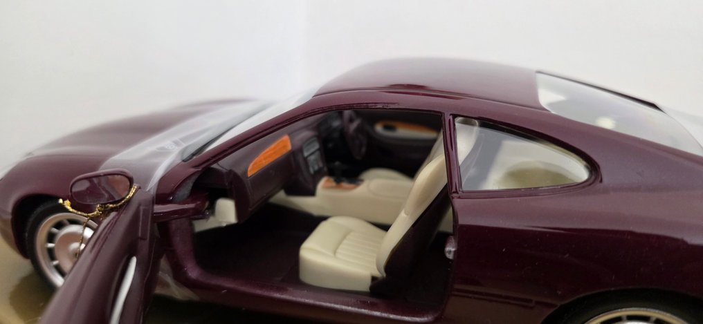 Guiloy 1:18 - Modelauto - Aston Martin DB7 #1.0
