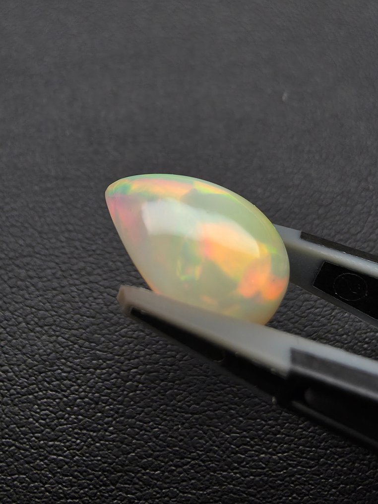 5,44 ct naturlig hvid opal Cabochon - Højde: 15.6 mm - Bredde: 10.6 mm- 1.09 g #3.2
