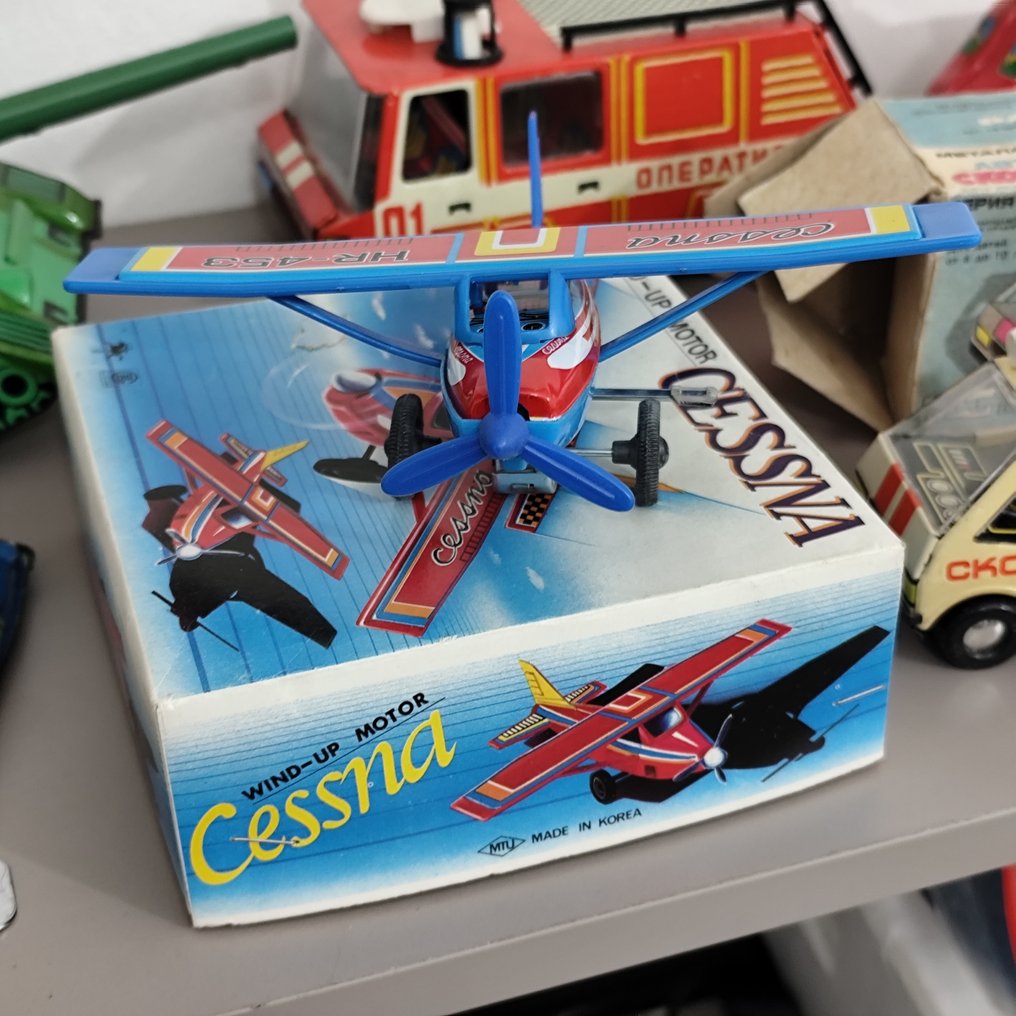 Takcu - Speelgoedauto USSR Toys, Various Examples - 1970-1980 - Rusland #4.3