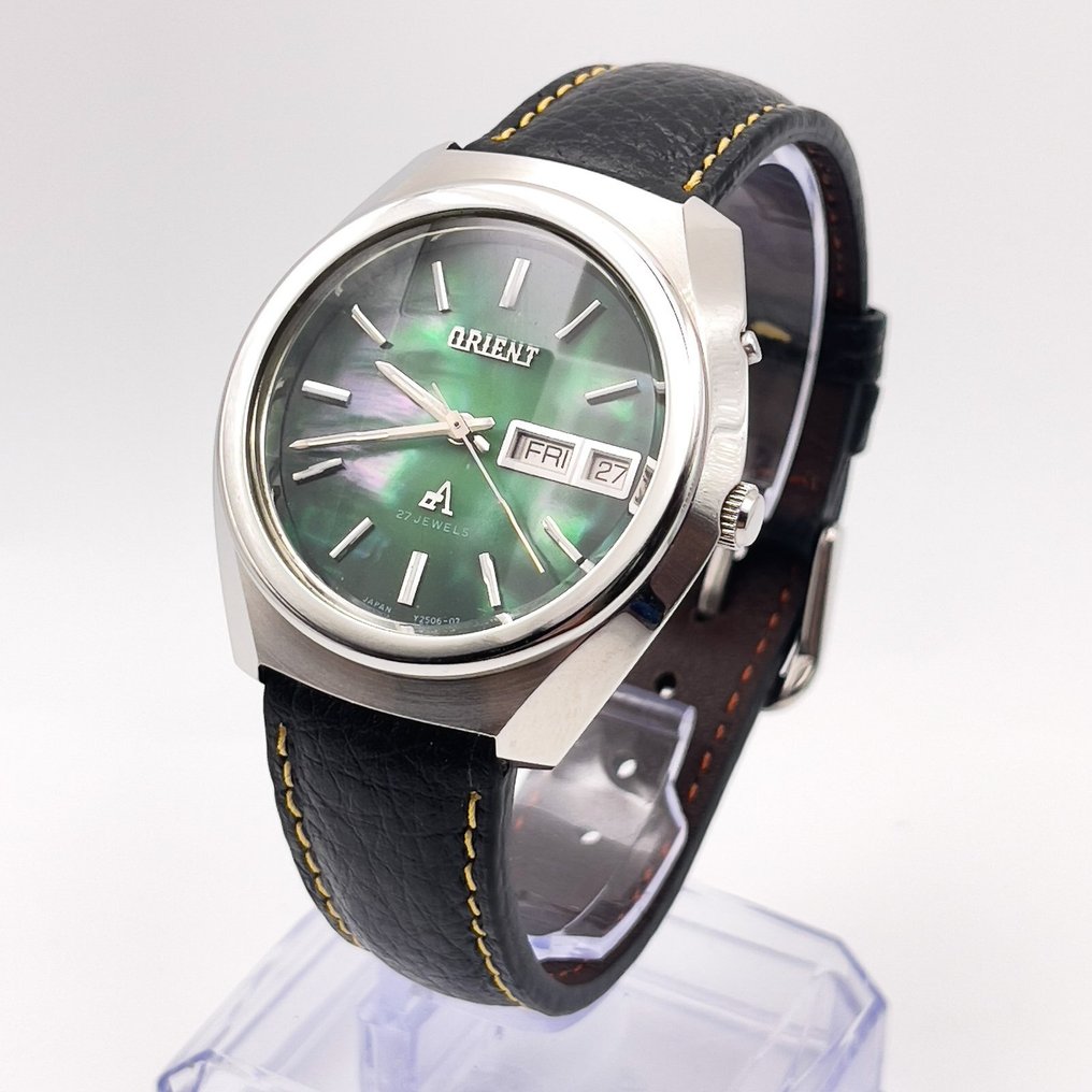 Orient - Chrono Ace "Vivid Green Sunburst" 放光 – Hōkō – Emitted Light - Ingen mindstepris - Mænd - 1970-1979 #1.0