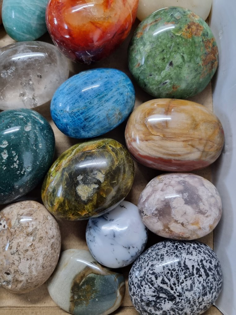 Big Lot HQ 手掌石，不同矿物，7.3 - 3.5 厘米 自由形式- 2.82 kg #2.1