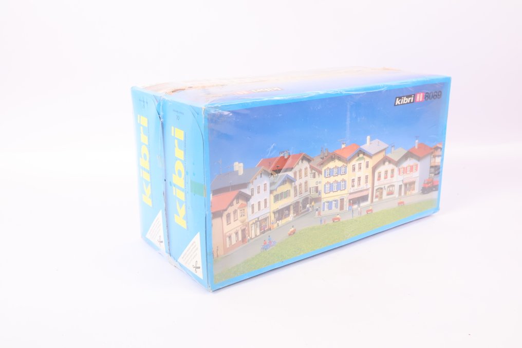 Kibri H0 - 8089 - Κιτ κατασκευής τρένων μοντελισμού (1) - Σετ κατασκευής για 8 αστικά κτίρια, το σετ αποτελείται από 8085, 8086, 8087 και 8088. #1.0