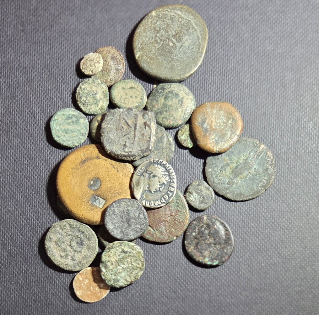 后罗马时期／拜占庭早期 24枚古币的收藏  (没有保留价) #1.0