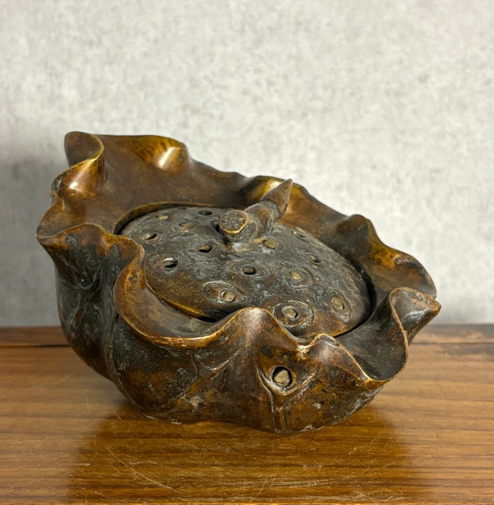 Lotus wierookbrander - Brons - Eind 20e eeuw #1.0