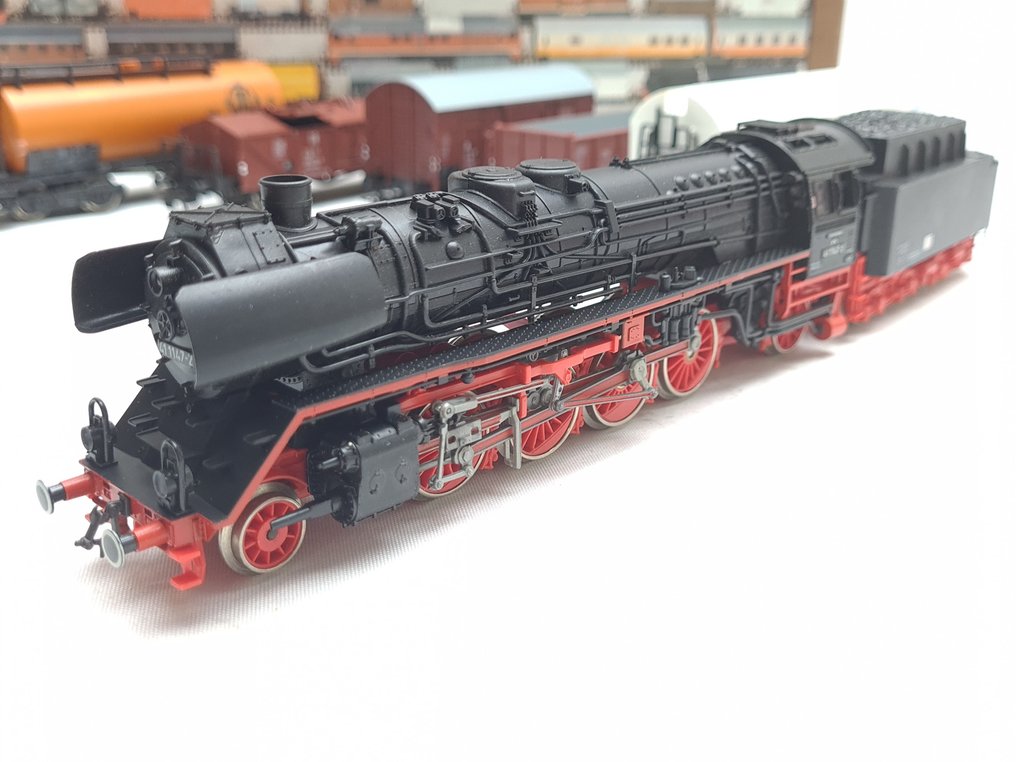 Piko H0 - 5/0736/000 - Togsett (1) - 5-delt sett med BR 41 med godstog. - DR (DDR) #4.3