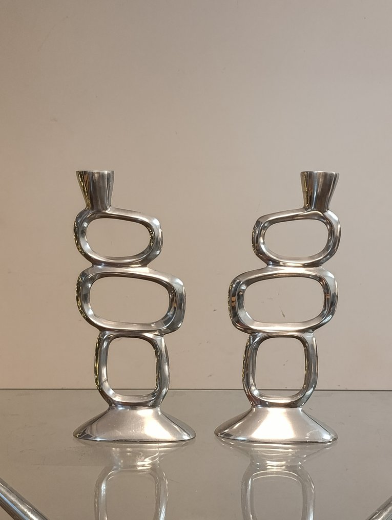 Matthew Hilton - Świecznik (2) - Aluminium - Circle mod. #1.0