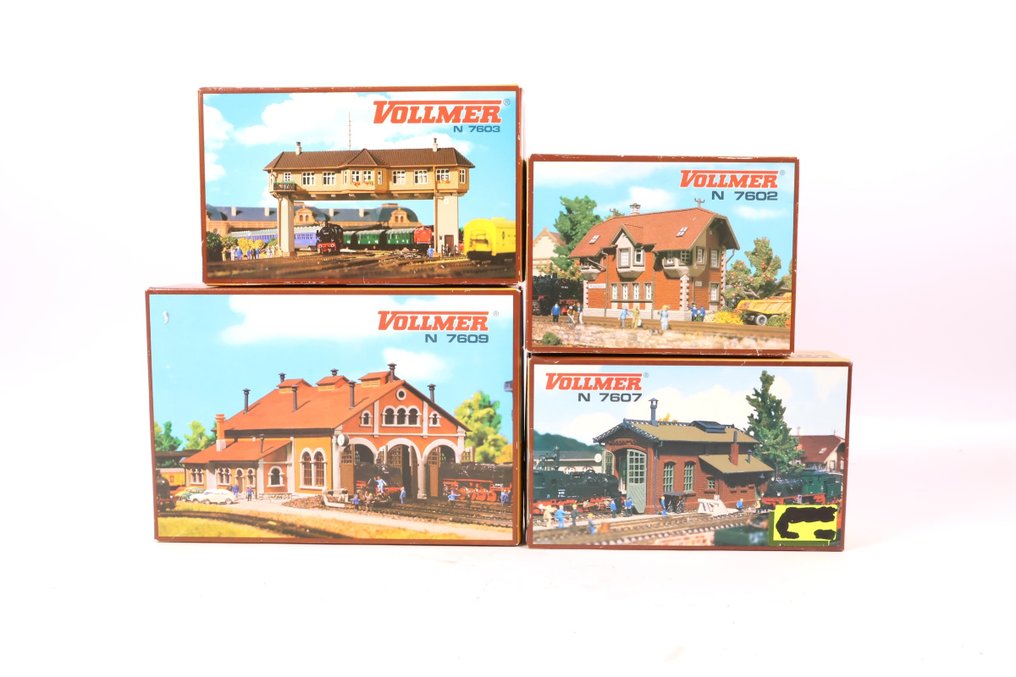 Vollmer N - 7602/7603/7607/7609 - Κιτ κατασκευής τρένων μοντελισμού (4) - Τέσσερα κιτ κατασκευής γύρω από το υπόστεγο. #1.0