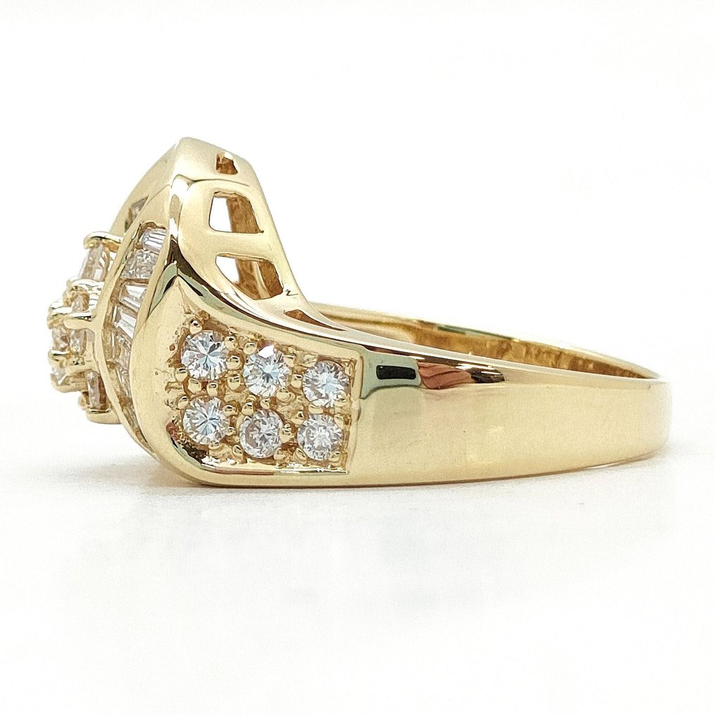 Ei pohjahintaa - Sormus - 18 kt. Keltakulta #2.1