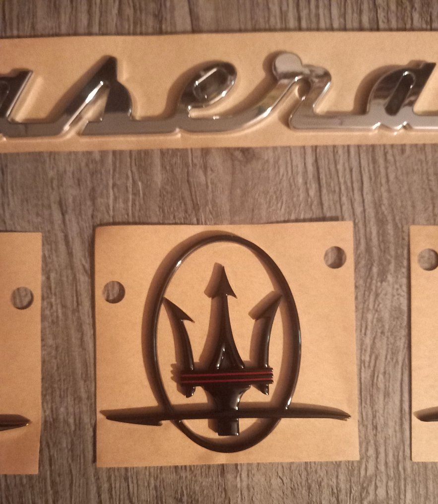 Emblem - Maserati - Levante #2.1
