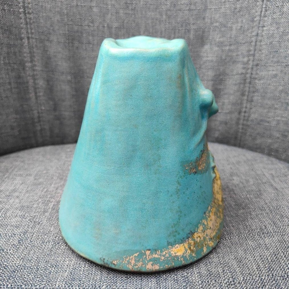 Ιαπωνικό κεραμικό αντικείμενο με γαλάζιο τουρκόζιο γλάσο, διακοσμημένο με χρυσές λεπτομέρειες και - Πήλινα - Ιαπωνία - 20th century #1.0
