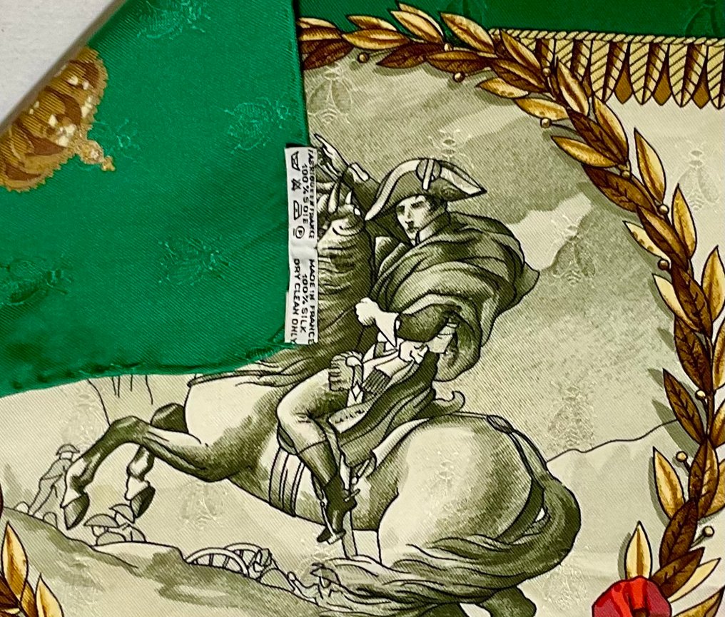 Hermès - Hermès “Napoléon” Carré - Legendary Imperial Design by Philippe Ledoux – Silk Scarf with Box - Halstuch #2.1